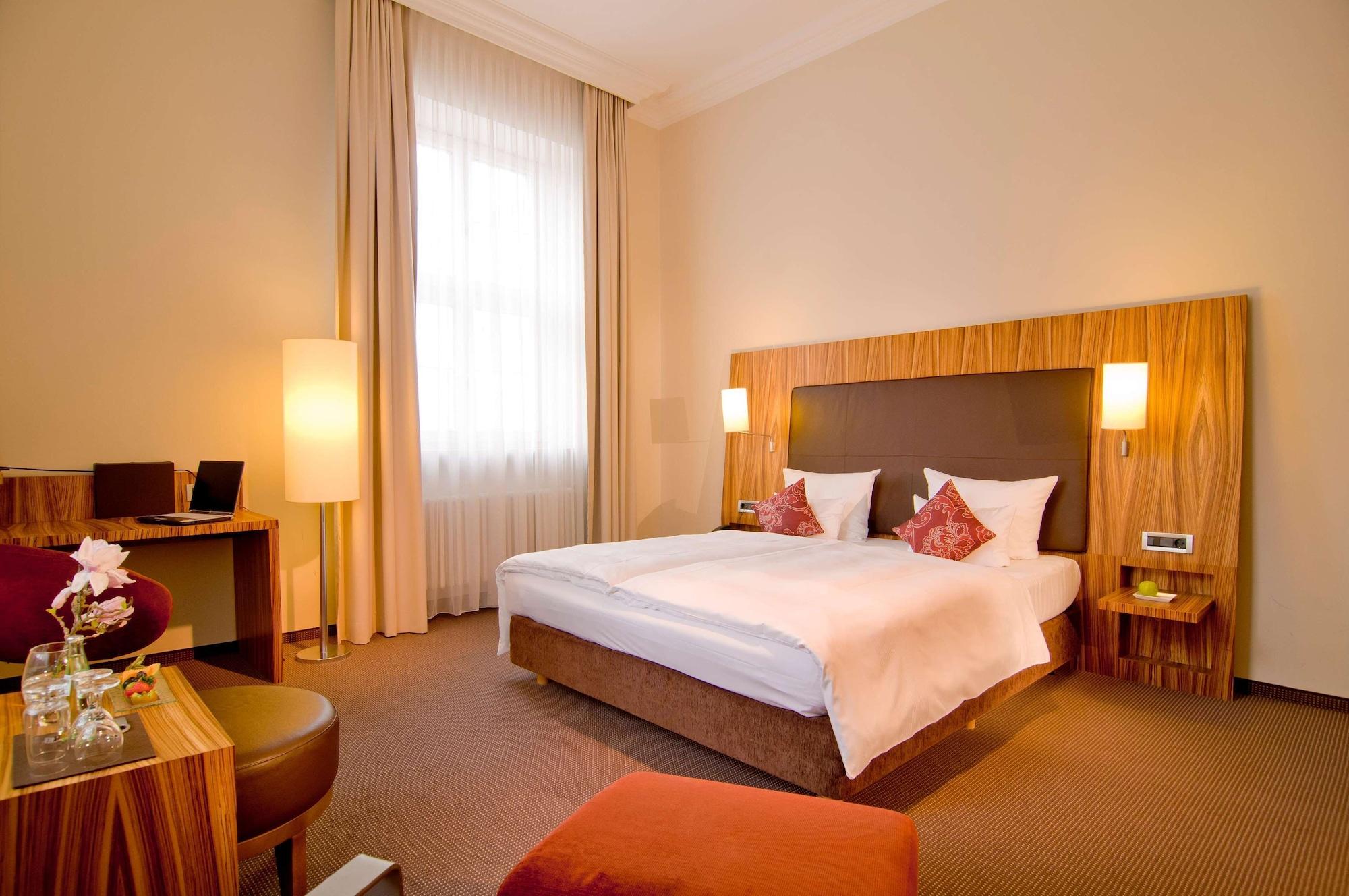 Herzogshof - Boutique-Hotel Am Dom Regensburg Exterior photo